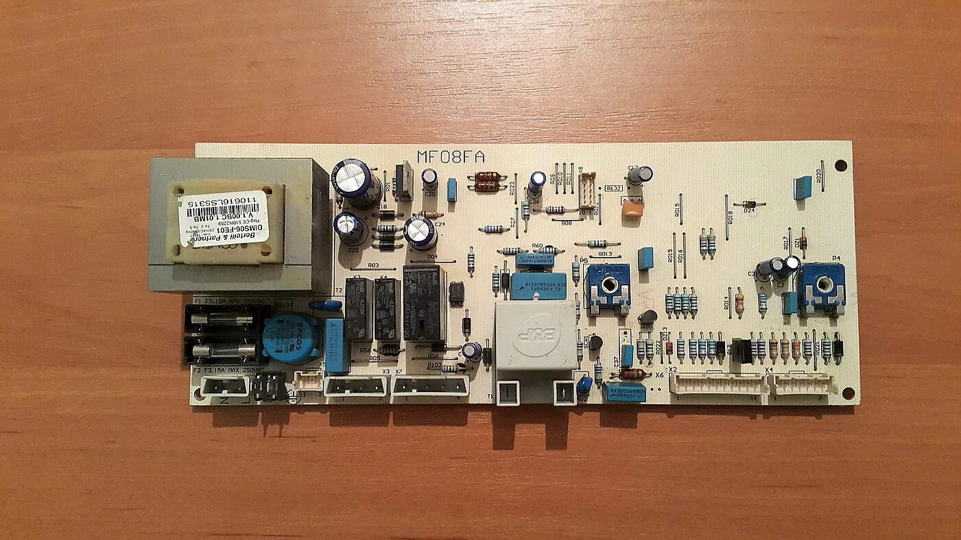 Плата управления mf08fa Ferroli (39812110). Плата управления газового котла Ферроли 24. Плата управления газового котла Ферроли Домикомпакт с24. Плата на Ферроли f24.