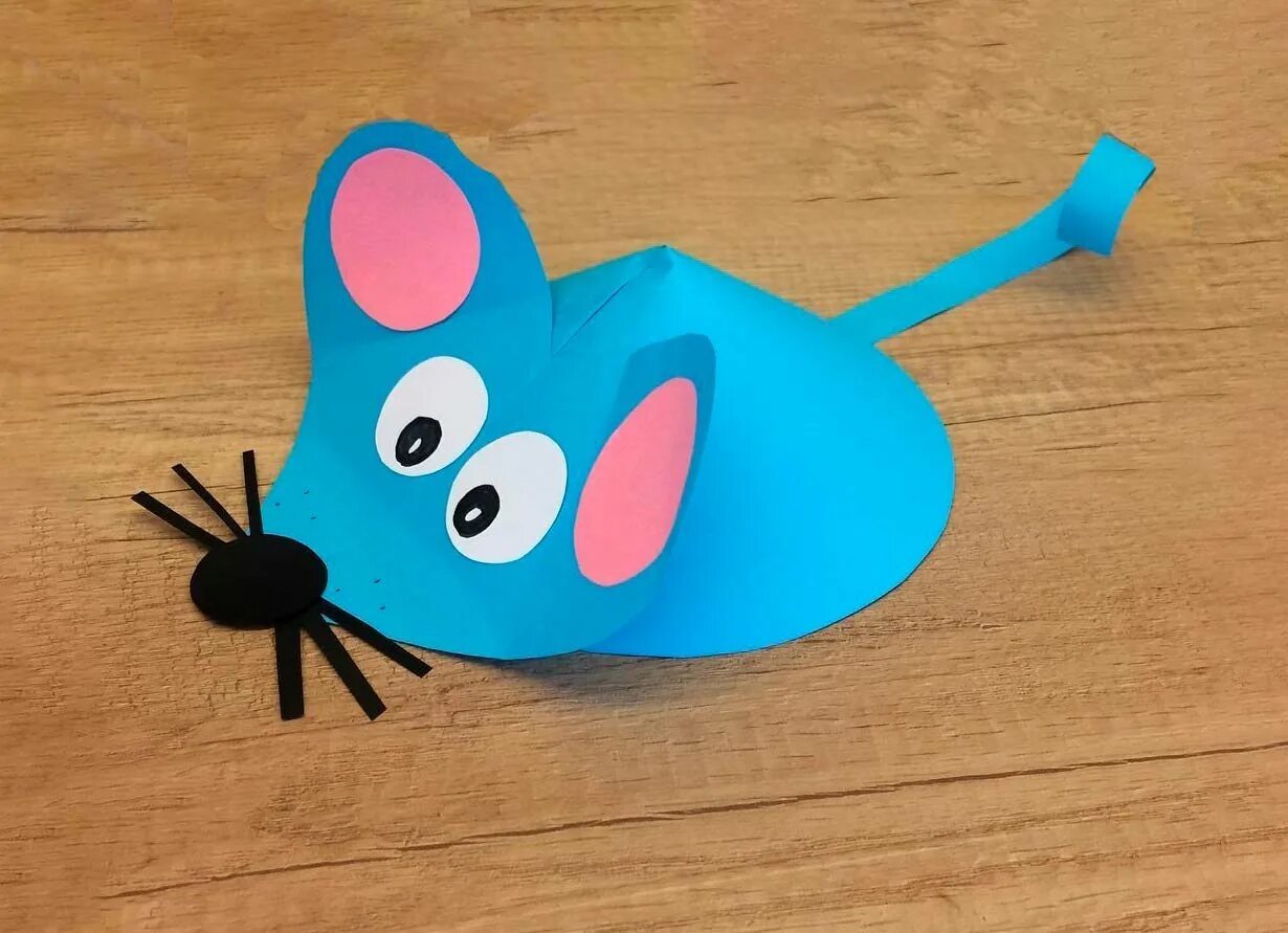 Божья коровка из втулок от туалетной б. Поделки любые легкие. Поделки из бросового материала. Насекомые из втулок от туалетной бумаги. Поделки из бумаги.