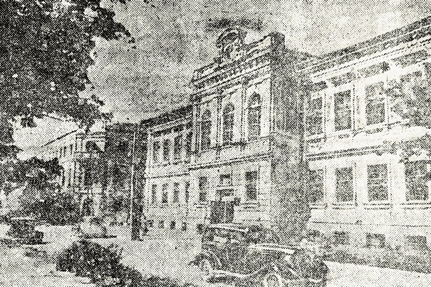 Царицын/волгоград. Чистополь архитектура. Библиотека царицына. Гостиница столичные номера царицын. Старый жд вокзал уссурийска.