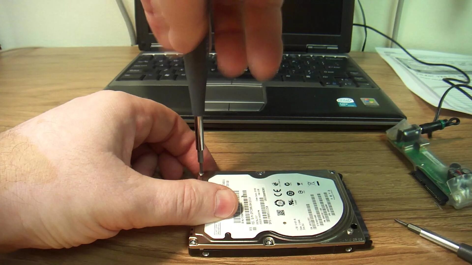 Жесткий диск для ноутбука Делл 420. Головка жесткого диска Seagate. Сломанный дисковод. Seagate Expansion в ноутбук разбор.