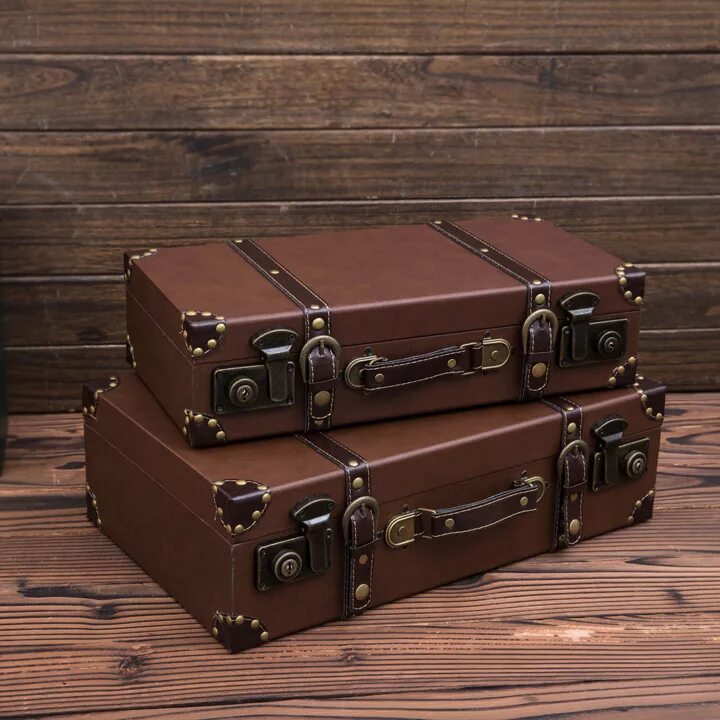 Купить старый чемодан. Чемодан старинный. Старый кожаный чемодан. Ретро чемодан. Антикварный чемодан.