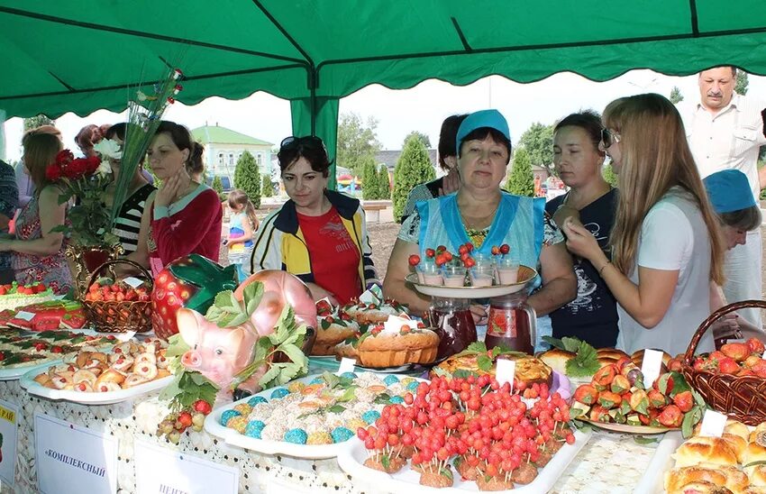 Уразово белгородская область. Фестиваль клубники костюмы и декорации. Погода в п уразово. Погода в п уразово. Уразово белгородская область.