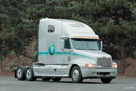 Тягач freightliner