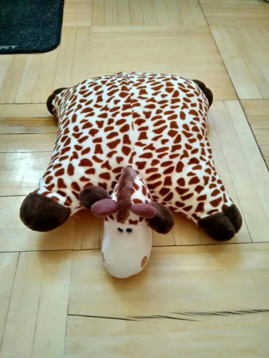 Подушка жираф. Подушка жираф. Подушки с мультяшками. Игровая подушка жирафики купить. Игрушка подушка жираф.