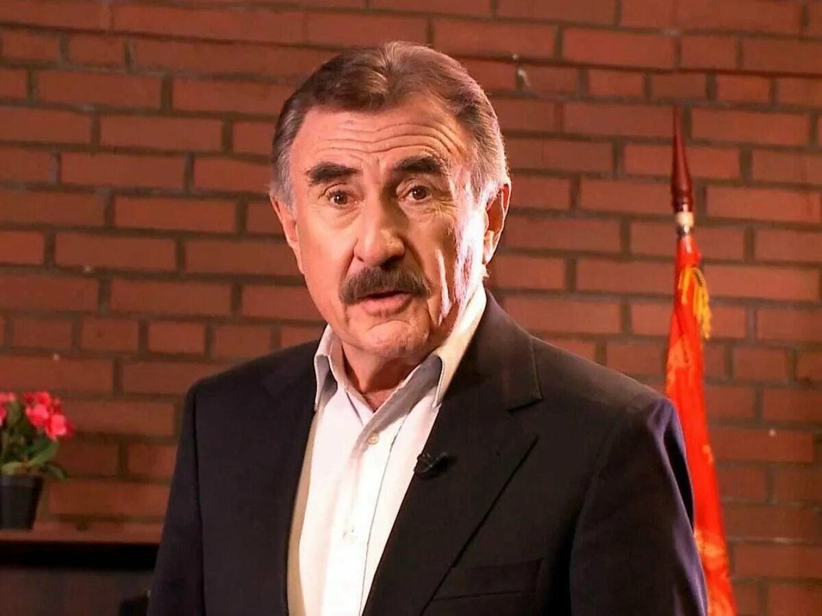 Коневский актер. Леонид каневский телеведущий. Леонид каневский. Коневский актер. Коневский актер.