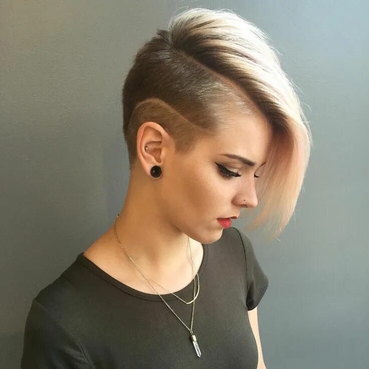 @jadelarocheofficiel #bobhaircut #undercut #carrè #siddcutstyle #bobhairstyle #r