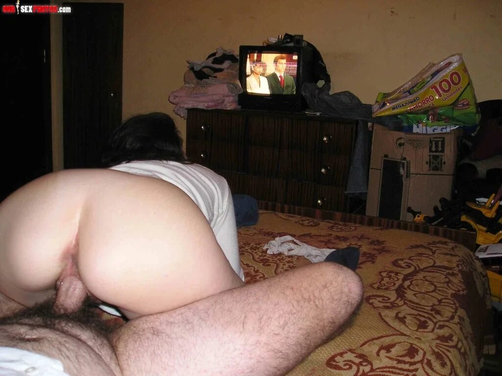 Муж фотографирует зад жены фото