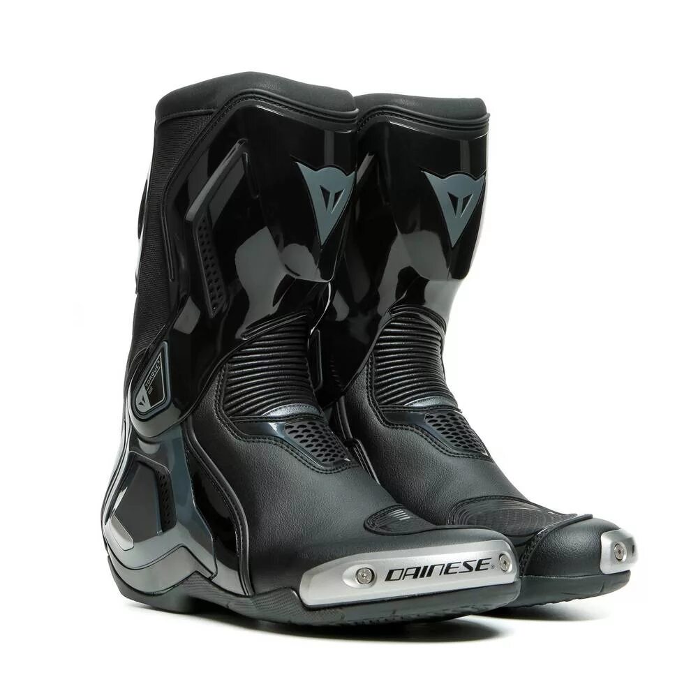 Boot out. Мотоботы женские Dainese Nexus. Мотоботы Dainese Torque 3. Dainese мотоботы Torque d1 out Air. Dainese Torque 3 out Air.