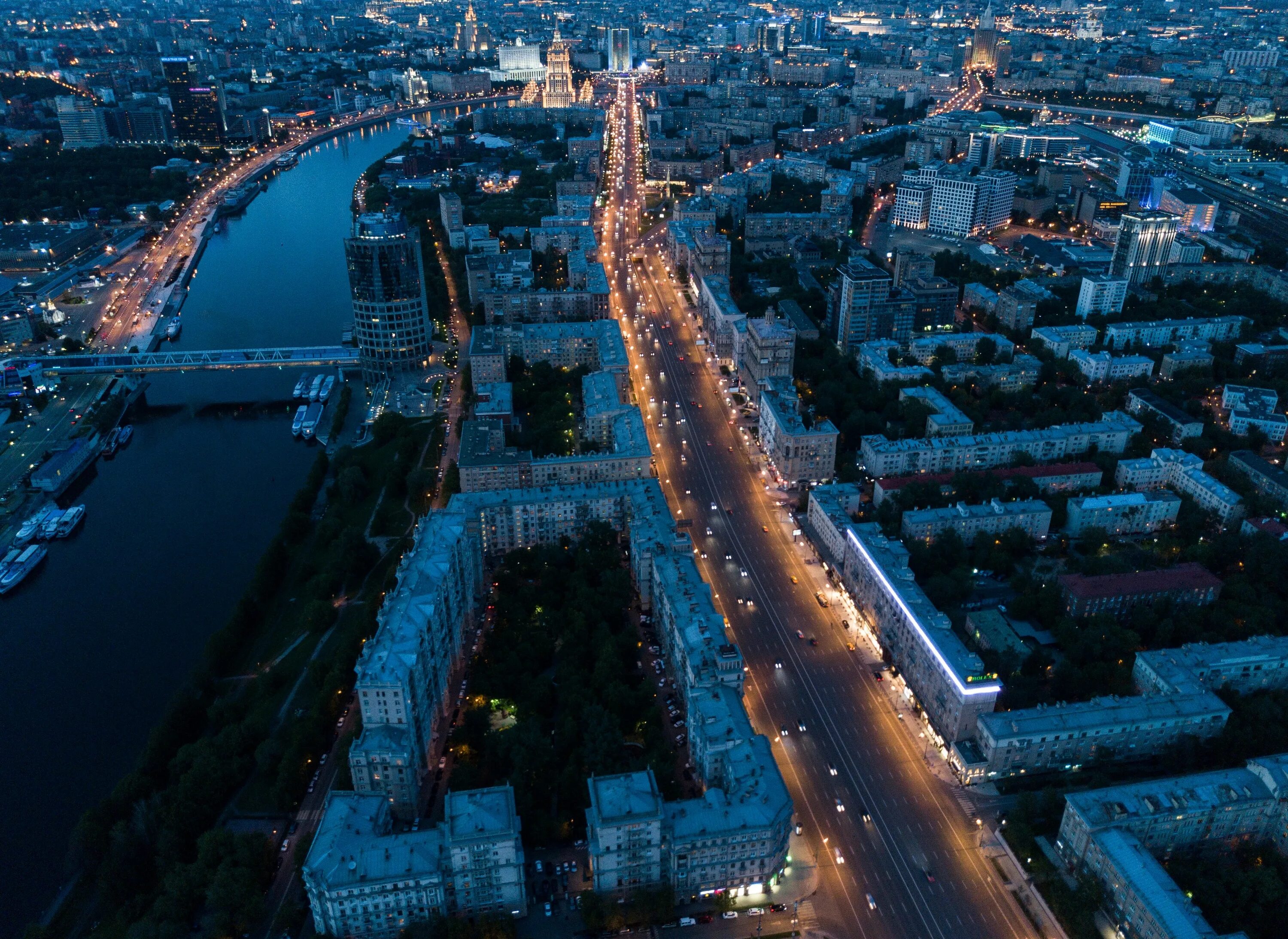 Город москва проспект. Кутузовский проспект с высоты птичьего полета. кутузовский проспект питер. кутузовский проспект вид сверху. кутузовский проспект москва ночью.