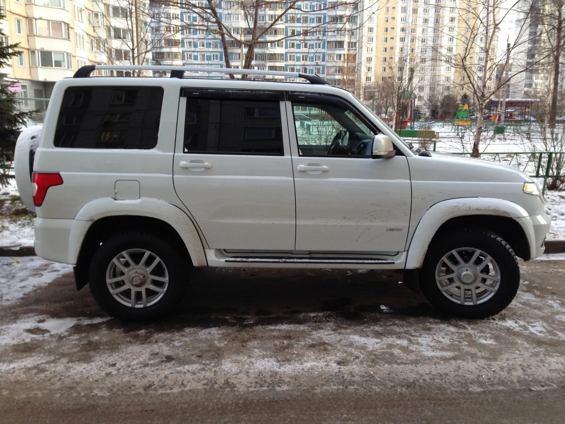 Диски уаз р 18. Уаз патриот на 25560 r18. уаз патриот колеса r18. 285 65 r18 на уаз патриот. 255 70 r18 на уаз патриот.
