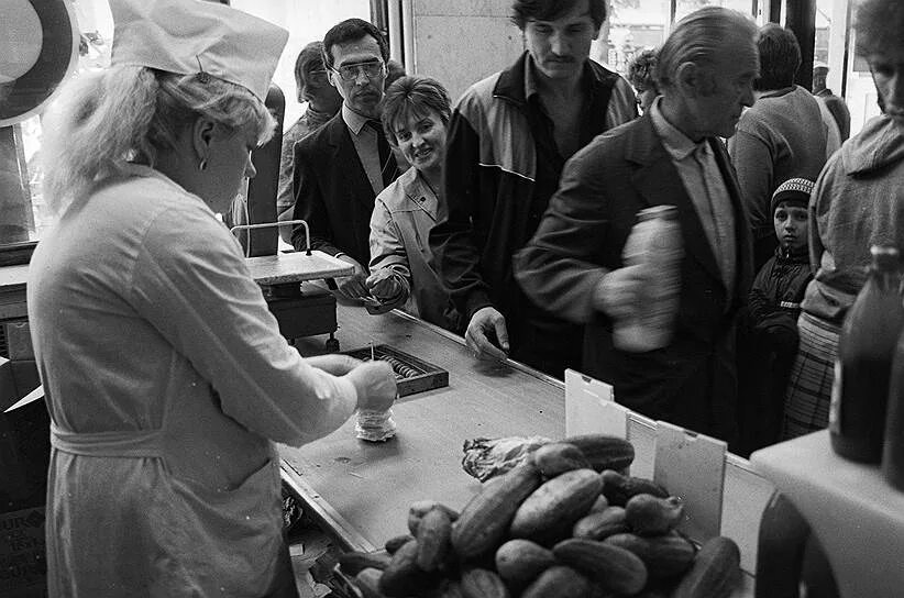 Время застоя в советском союзе. Эпоха застоя промышленность. Брежневская эпоха промышленность. Расцвет СССР. Брежневский застой очереди.