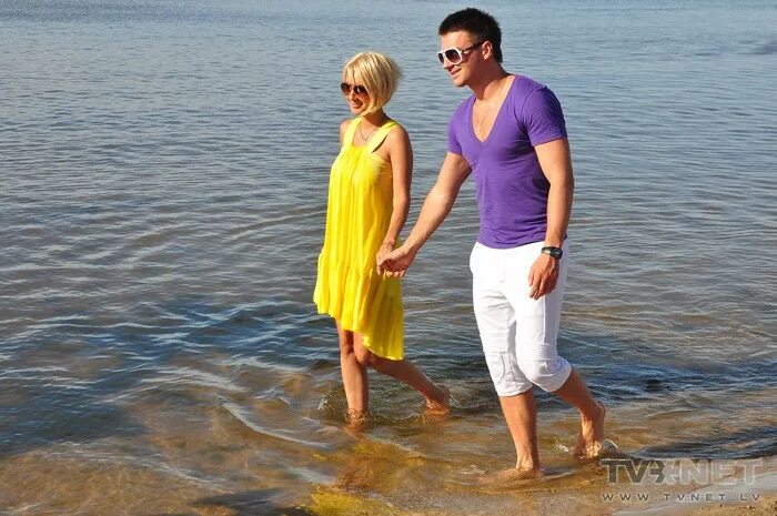 Лазарева отдых. Лазарев и Кудрявцева на пляже.