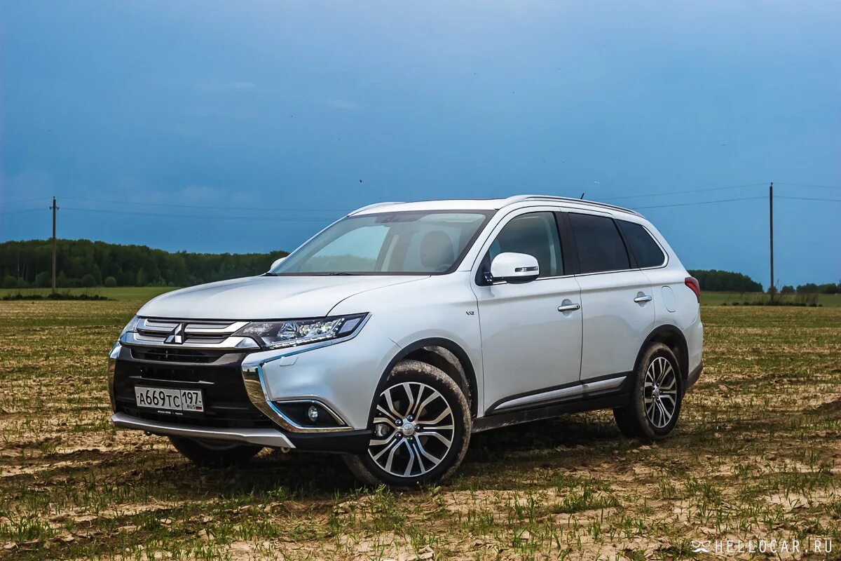 Мицубиси аутлендер в нижнем новгороде. Митсубиси Аутлендер 17. Mitsubishi Outlander 3 2017. Mitsubishi Outlander r18. Диск Outlander 2017.