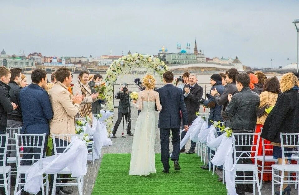 Свадьба казань 2022. Wedding казань. Wedding казань. Свадьба в казани. Красивые места казани для фотосессии на свадьбу.