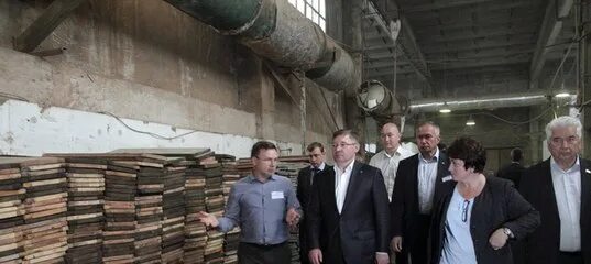 Директор кирпичного. Тюменский кирпичный завод. директор на кирпичном заводе. алексинский кирпичный завод.