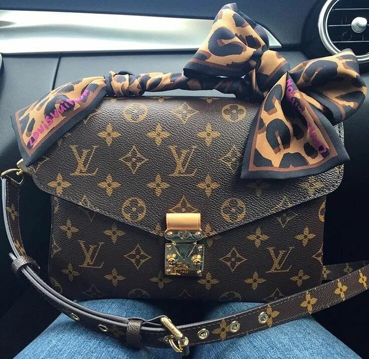 Купить сумку луи витон. Сумка Шанель Луи Виттон. Сумка Louis Vuitton pochette. Louis Vuitton pochette Metis оригинал. Сумка Луи Виттон метис.