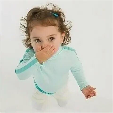 Волосы для детей. Ребенок икает картинки. Младенец икает. Малыш икает. Ребенок икает.