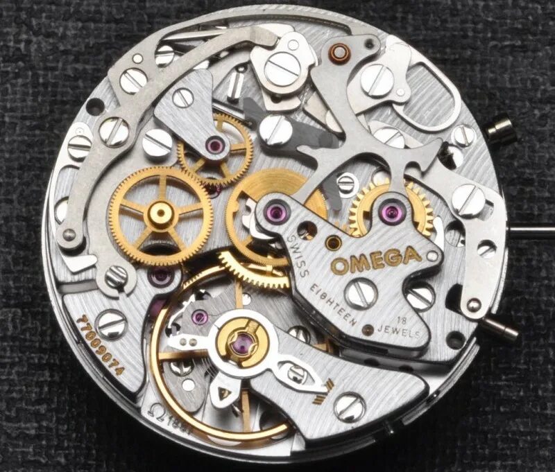 Омега r. Калибр 1861 omega. омега спидмастер калибр 1863. omega speedmaster moonwatch 1861. omega 1353 механизм.