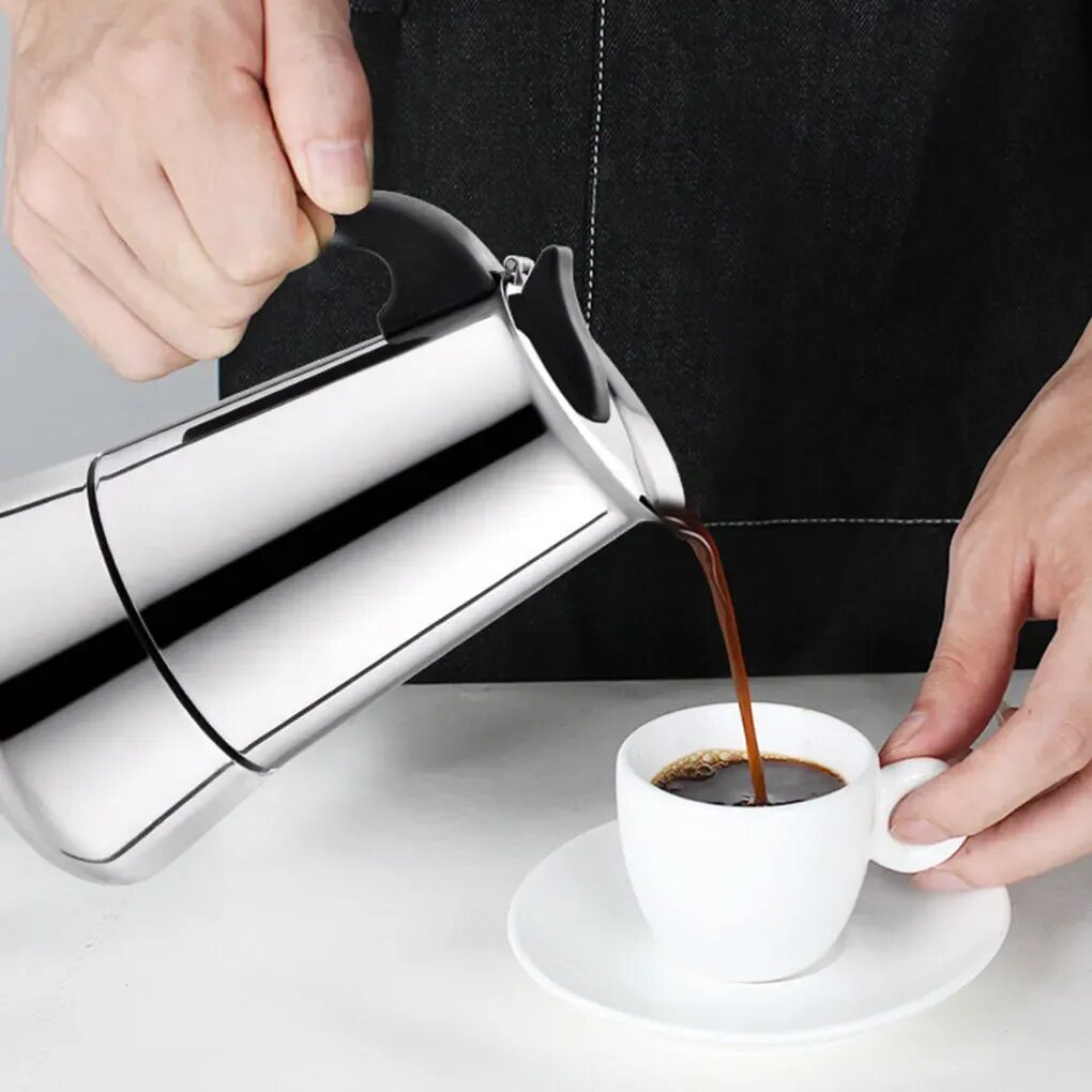Фильтр кофе кофеварка. Приспособления для кофе. Чайник для фильтр кофе. Фильтр кофе машинка. Кофеварка из нержавеющей стали.