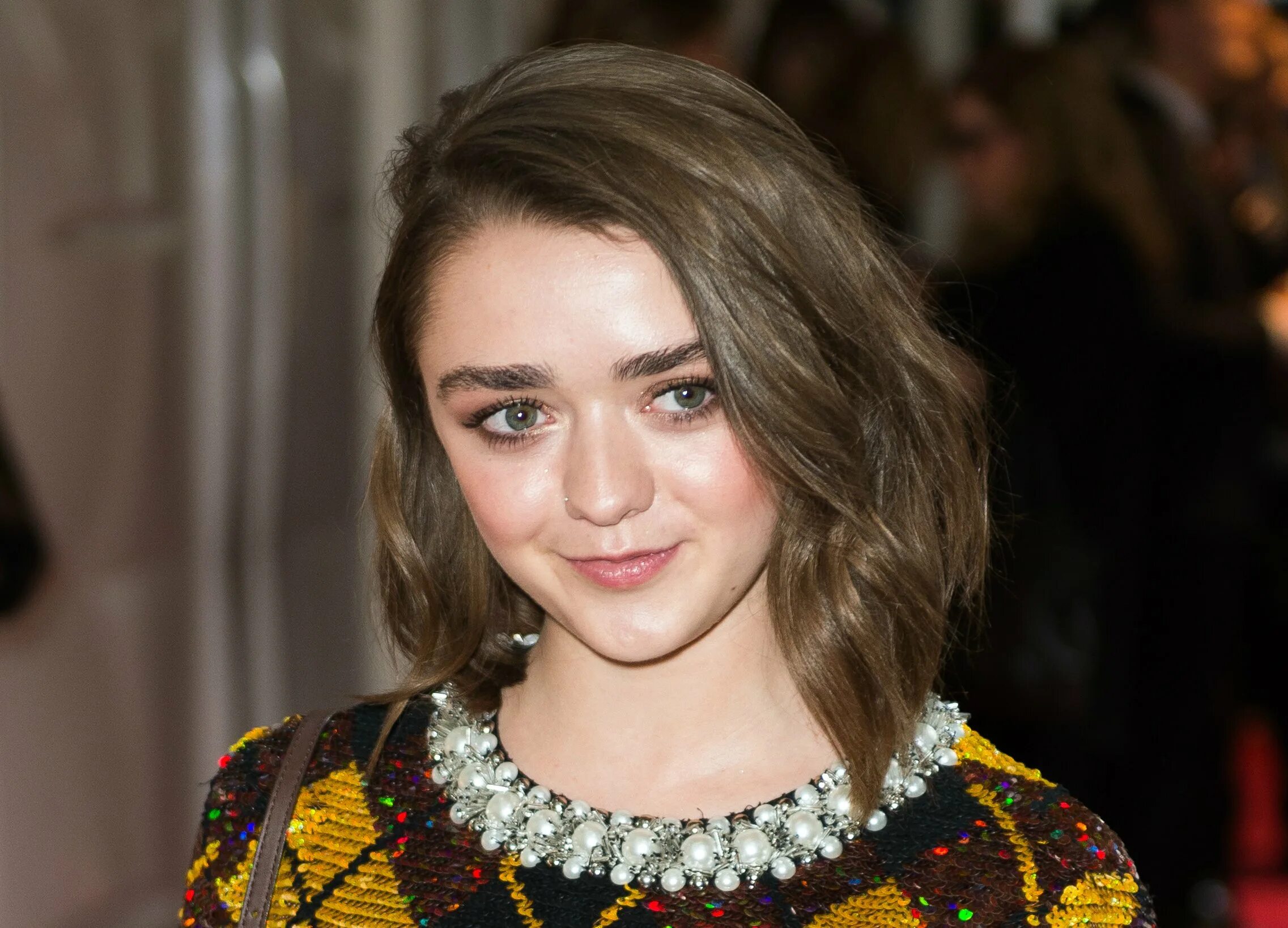 Актриса арии старк. Maisie Williams. Ария Старк. Ария Старк актриса 2022. Арья Старк актриса Мэйси Уильямс.