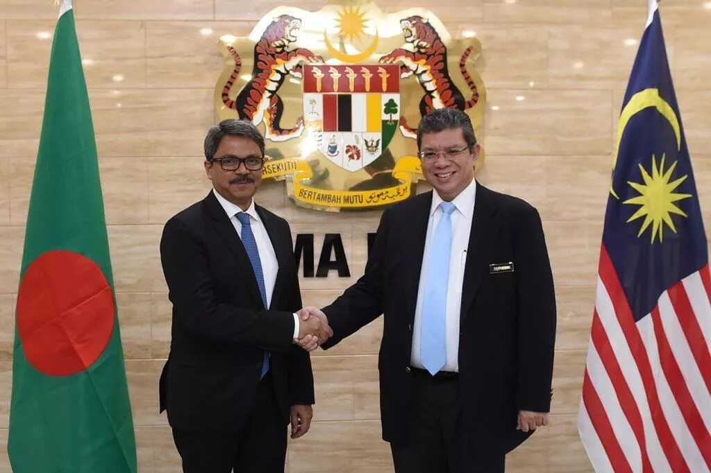 Сингапур бангладеш. Кубок азии по футболу. Флаг бангладеша развивающийся. Бангладеш малайзия. Фильмы бангладеш.