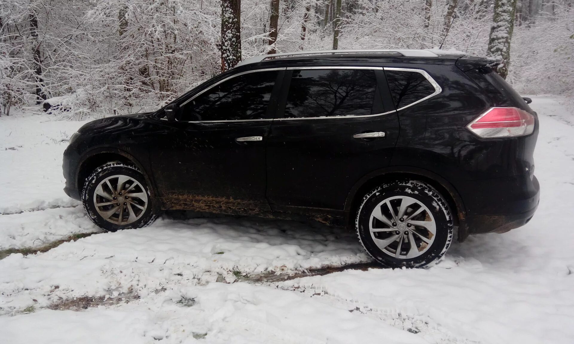 X-trail t32 r18 225/55. 225 75 16 nissan x trail. Nissan x-trail t32 на грязевой резине. Nissan x trail t32 off road tuning. 235/55r18 x-trail 32.