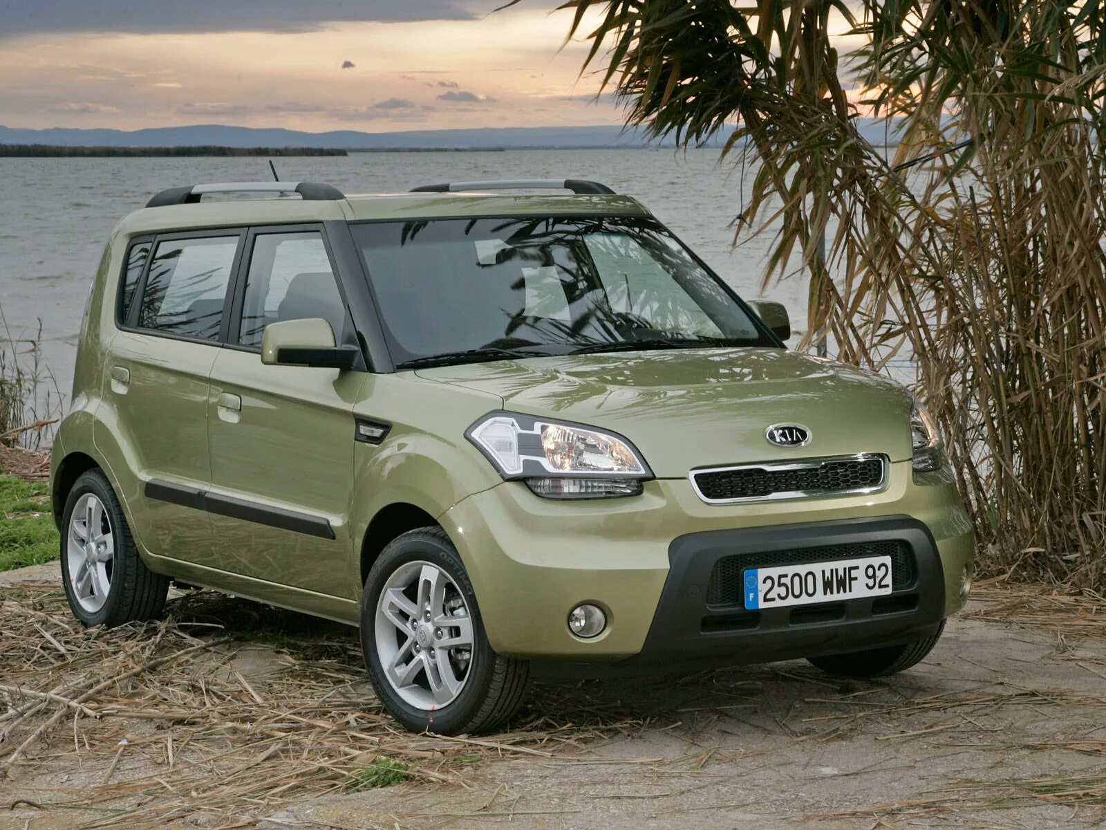 Kia soul 2011. Кия соул 2012. Первый соул. Киа соул 1 поколения. Kia soul 1.