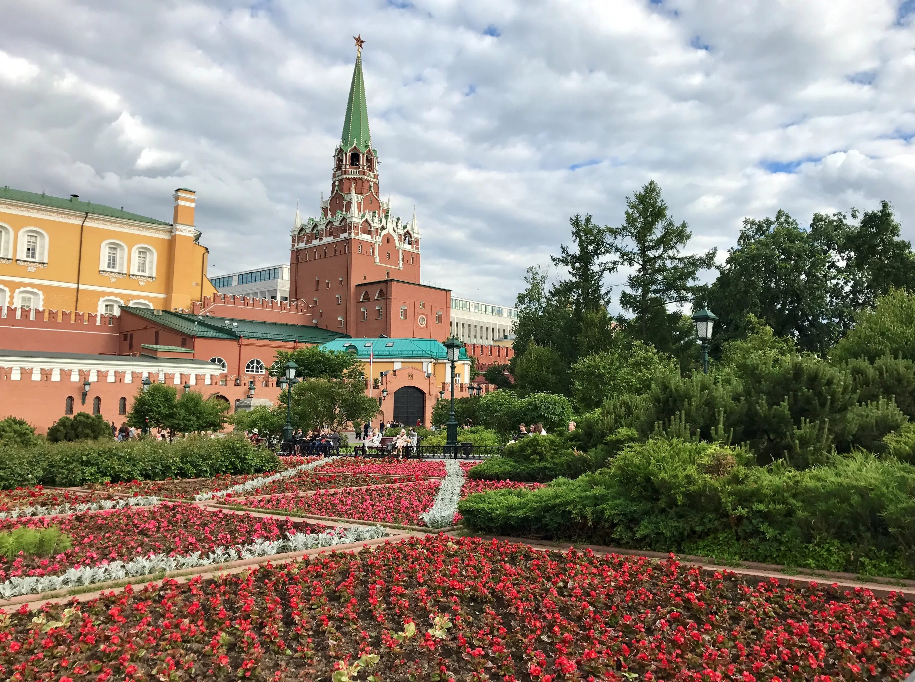 Александровский сад Москва. Александрийский сад в Москве. Александровский парк Москва. Красная площадь Александровский сад. Wonders москва