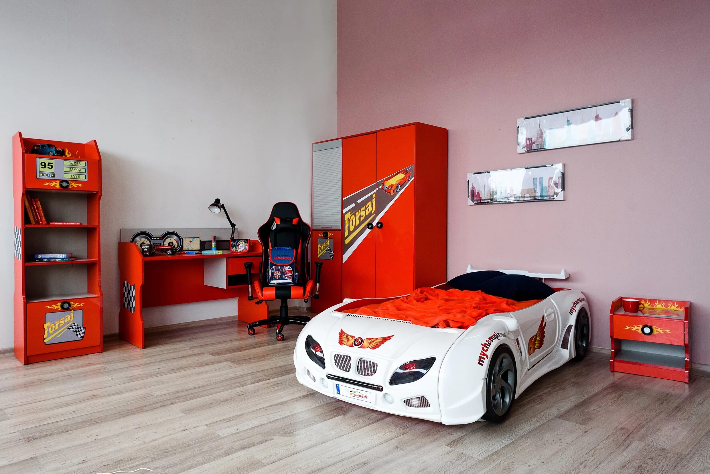 Кровать машина комната. Champion racer cilek. Детская комната с кроватью машиной. Кровать машина комната. Кровать машина комната.