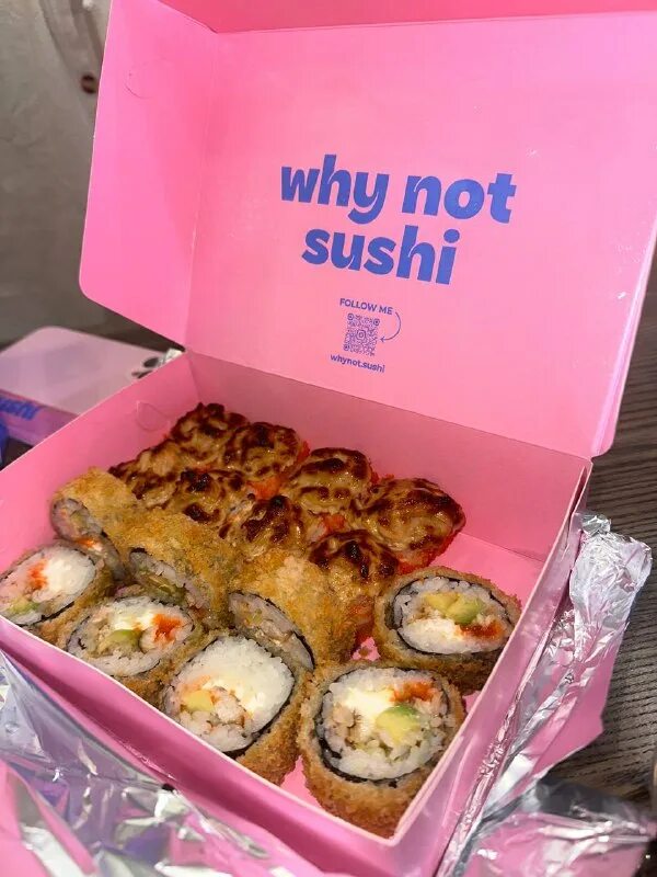 Why not sushi. Международный день суши (international sushi day). Why not sushi. Экзотические роллы. Суши запеченные с рыбой.