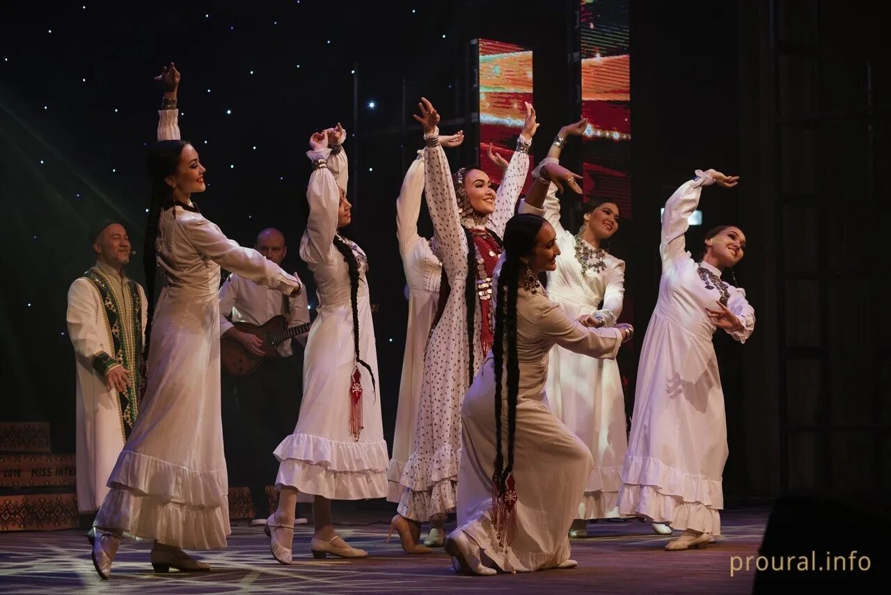 Национальные театры башкортостана. Башкирский костюм спектакль. Академический русский театр в уфе. Русский драматический театр уфа. М.