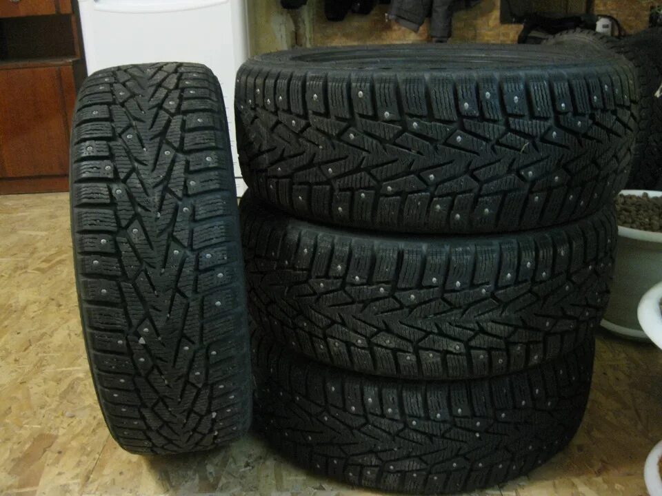 Купить резину 235 65 18. Nokian Tyres Hakkapeliitta 7. Nokian Tyres Hakkapeliitta 7 зимняя шипованная. Шина r16 215/55 Nokian Hakkapeliitta 7. Nokian Tyres Hakkapeliitta 7 185/60 r15.