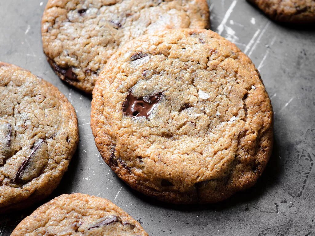 Выпечка. Выпечка из ржаной муки рецепты. Хлеб из ржаной муки. Сухари к чаю. Хлеб краюшки ржаные.