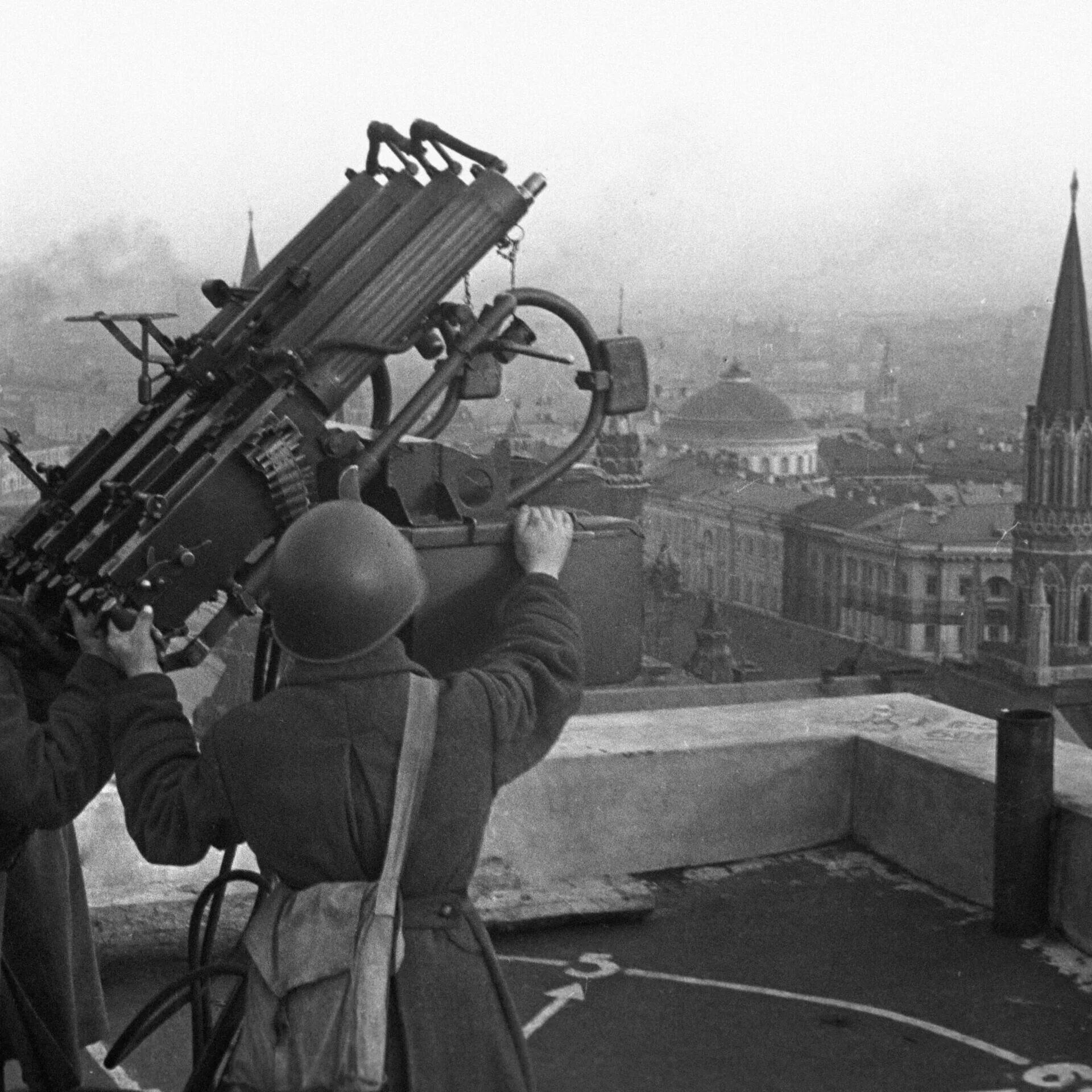 День защитника неба. С 23 февраля. С 23 февраля мирного неба. Москва 1941 год. Открытки с 23 февраля мирного неба.