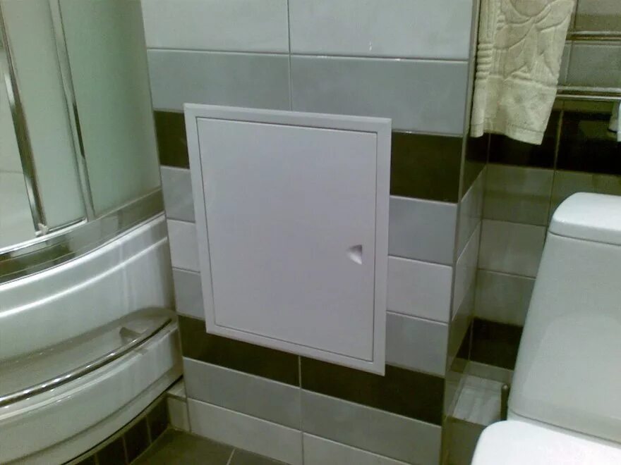 Люк в туалет сантехнический 110х60. Лючок жалюзийный сантехнический. Пластиковый люк для ванной. Пластиковый люк в туалет. Санитарный люк