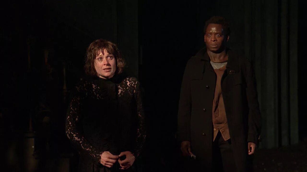 Гамлет 2015. Hamlet фильм 2015. гамлет: камбербэтч фильм 2015. гамлет фильм 2015 призрак. гамлет камбербэтч сцена.
