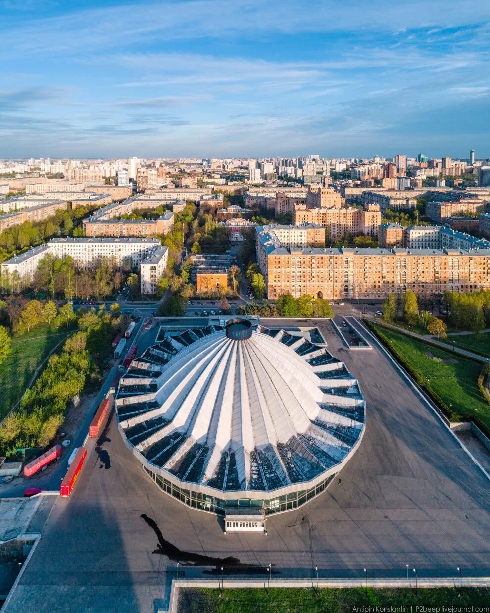 Сайт московского цирка на проспекте вернадского. Московский цирк на проспекте Вернадского. Большой Московский цирк на Вернадского. Цирк на проспекте Верн. Москва цирк проспект Вернадского.