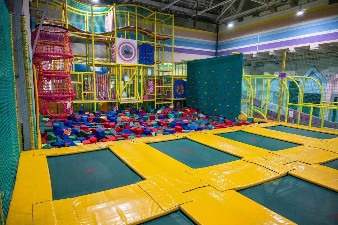 Парк с батутами в московской области. Олимп нижний новгород батутный центр. Батутный парк нижний новгород олимп. Батутный центр "batut arena. Тц олимп сочи батутный центр.