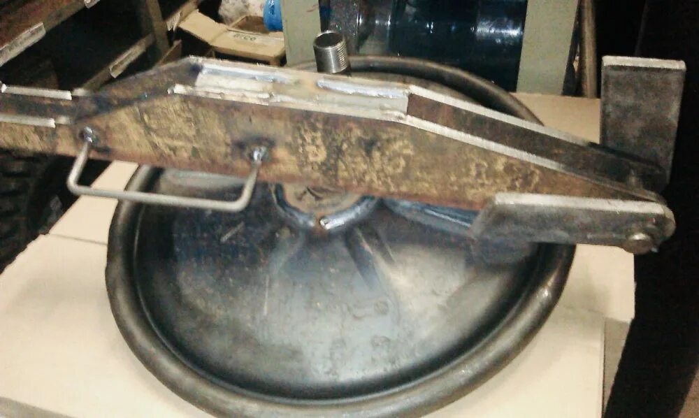 010-5сб. крышки люка на автоцистерну vak 1. люк битумный лц-б-500. загрузочный люк цистерны. загрузочный люк цистерны.