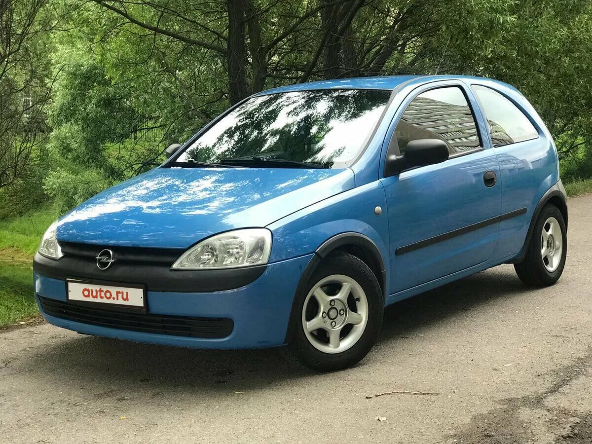 Opel corsa c 2001. В белый фон. Opel corsa 2001. Опель корса 2001 г. Корса опель седан 2001.