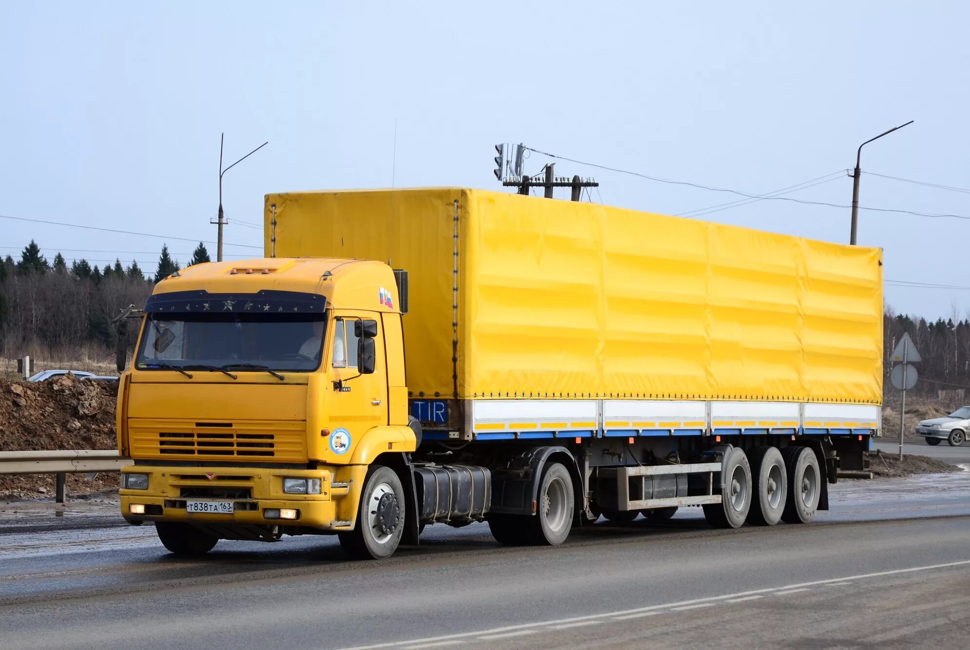 Камаз 5490 тент. Камаз 65117 самосвал зерновоз. Грузоперевозки для камазов. Фура. Зерновозы камаз 2022.