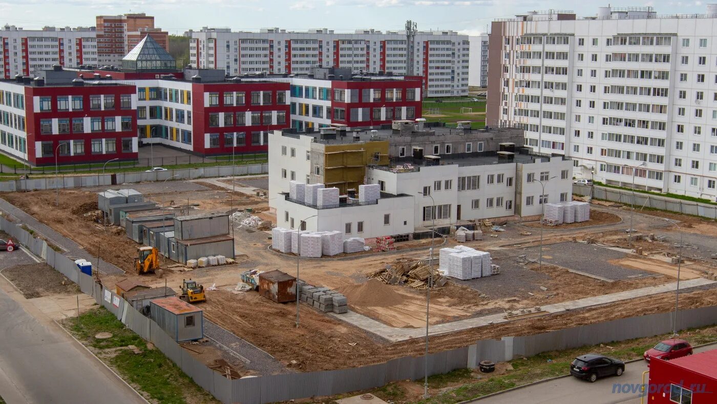 Детский сады в великом новгороде. Детский сад Ивушки Великий Новгород. Микрорайон Ивушки Великий Новгород. Новая школа Великий Новгород в Ивушках. Новая школа в Великом Новгороде в Ивушках.