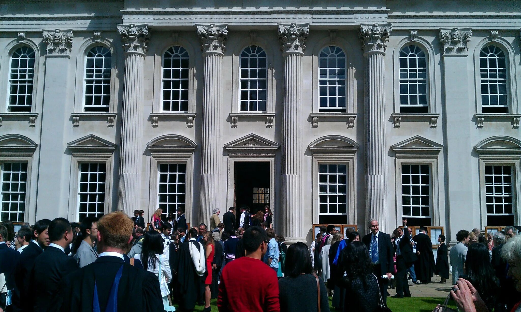 филиал закрыт. закрываются университеты. университет закрыт. институт закрыт. закрываются университеты.