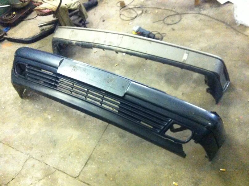 Mercedes w124 передний бампер. W124 кузов бампер клипс. диффузор в бампер w210. бампер bbs w201. бампер 124.