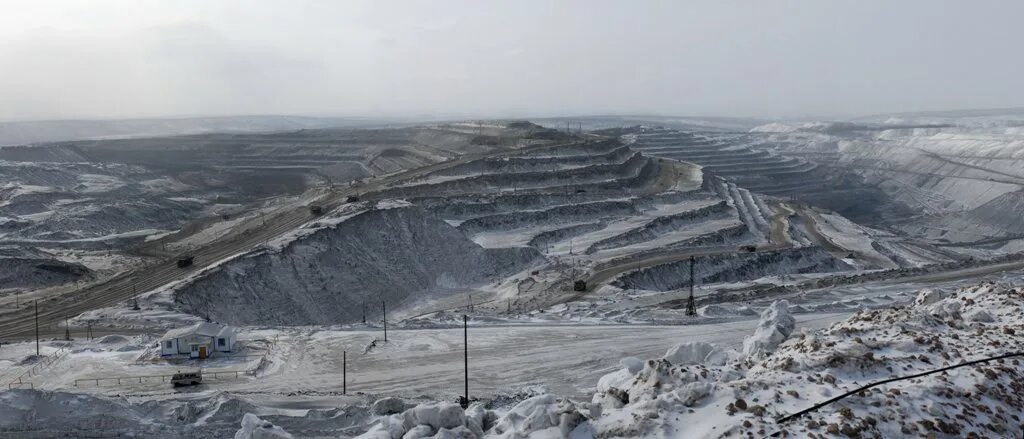 Марион 301м экскаватор. Нерюнгри карьер угольный. Нерюнгри карьер угольный. Нерюнгри разрез. Нерюнгринский бассейн.