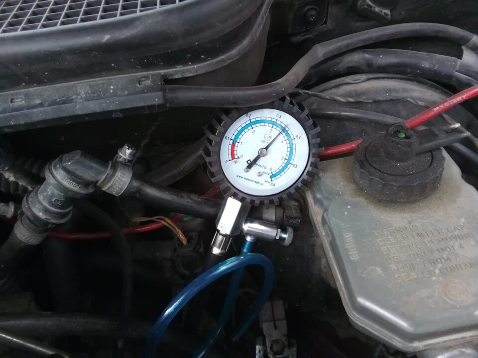 Давление в рампе газель 405. Манометр топливной системы для змз 405 евро 3. давление в топливной рампе газ 31105 крайслер. замер давления топлива змз 405 евро 2. bmw e39 переходник для замера давления топлива.