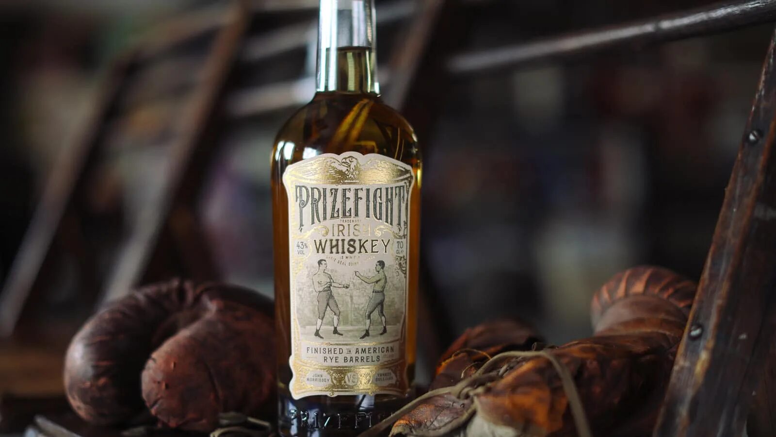 Irish whiskey the galtee mountain. Natterjack Irish Whiskey. Виски Веллингтон. Хинч виски ирландские. Ирландский виски маклинтас.