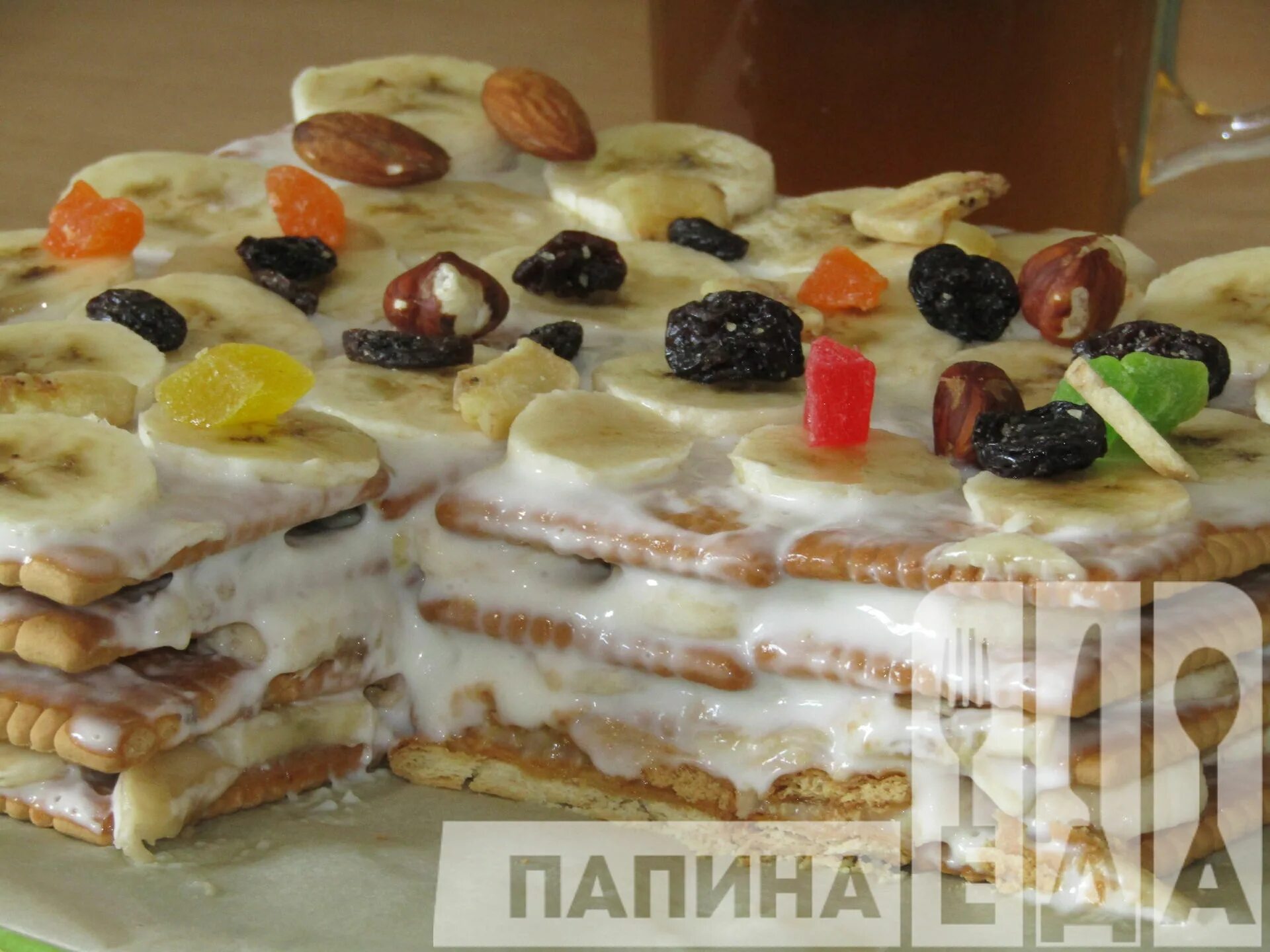 Торт из крекера без выпечки. Торт без выпечки из крекера рыбки со сметаной. Торт из крекера без выпечки. Рецепт тортика из крекеров. Торт из крекера.