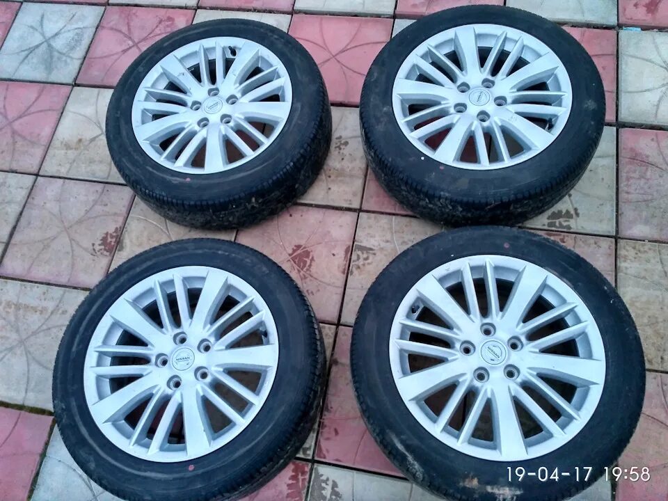 Колеса бу р 17. Колеса воссен r17 205/50. Camry r17 графит колеса. Р17 интернет-магазин шин. 215 45 17 dezent.