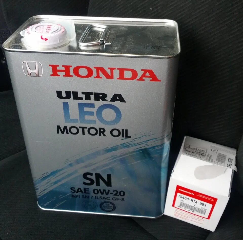 Моторное масло honda ultra. Honda Ultra Leo 0w20. Масло Хонда Цивик 1.8.